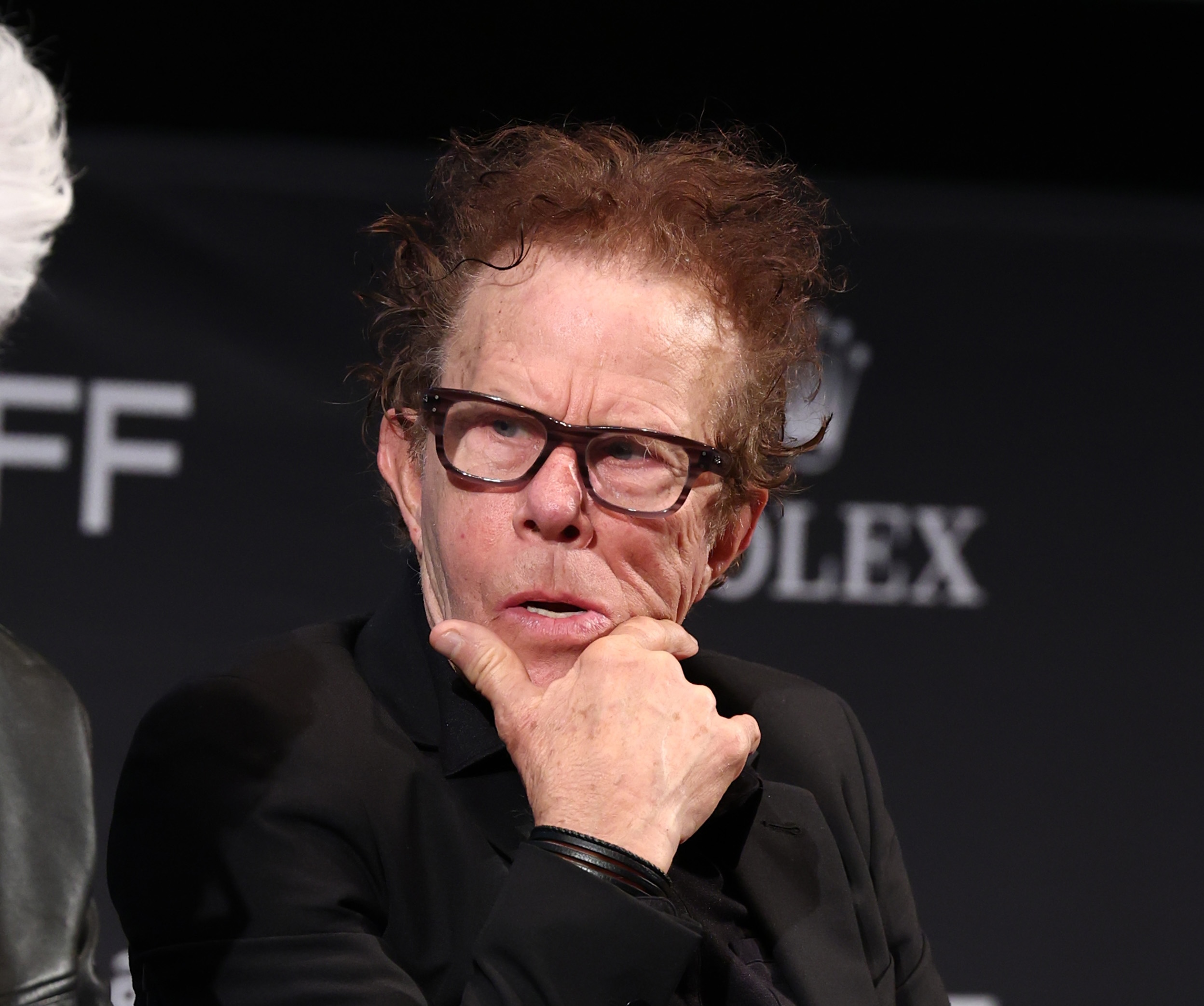 Good Morning News! Lloyd Center To Close, Trail Blazers in the Playoffs, Pulp Fiction Prayers, Your $4K For War, New Tom Waits Anyone?