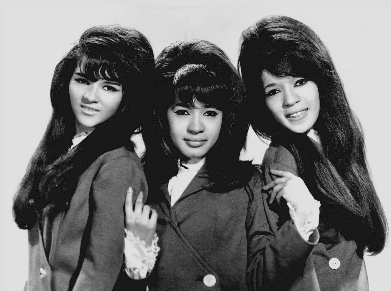 Good Morning, News: No More Tear Gas Restrictions, Blazers Need a Miracle, and Remembering The Ronettes' Nedra Talley Ross - Portland Mercury
