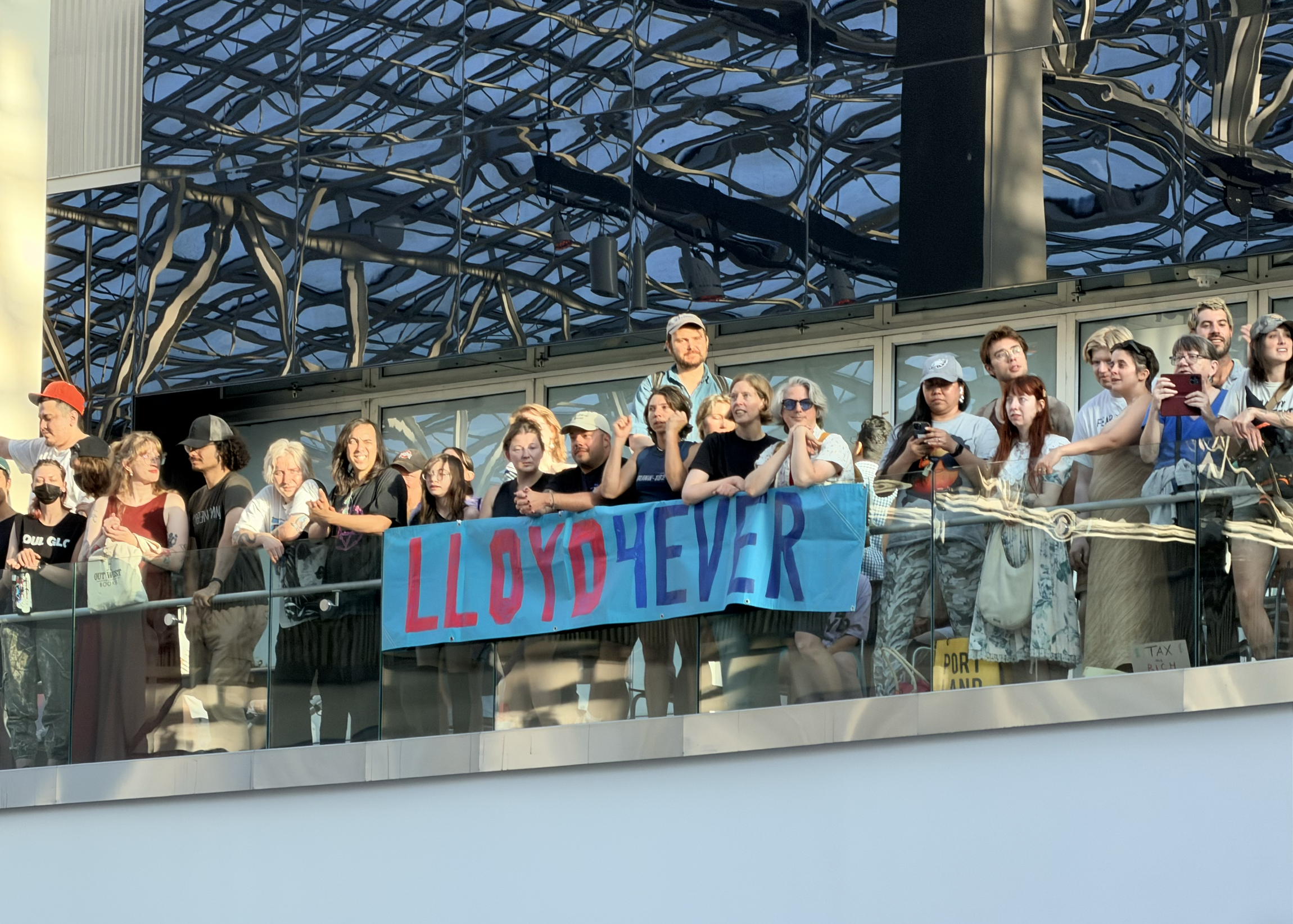 Good Morning, News: Lloyd Mall's Big Going Away Party, Council Gears Up for a Moda Center Battle, and the Tupac Murder Trial Finally Begins