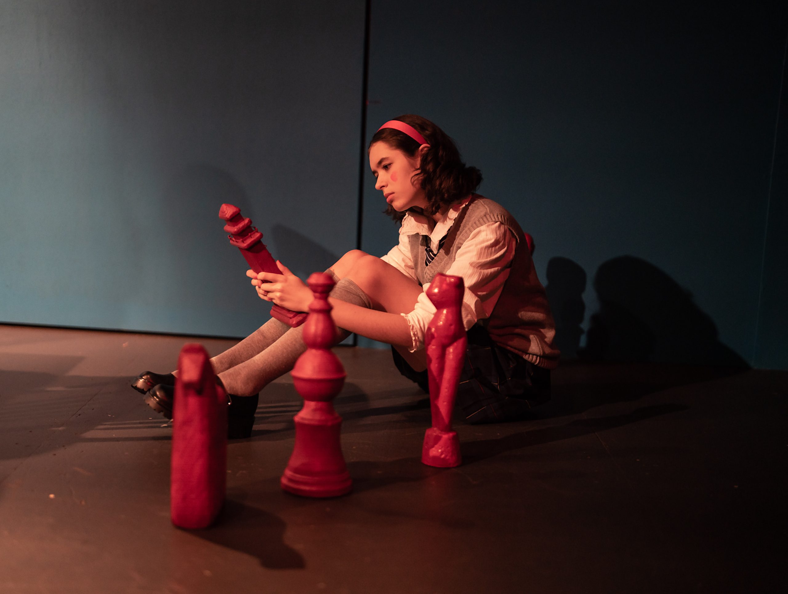 Shaking the Tree Unnerves Audiences With a Survey of Violence
